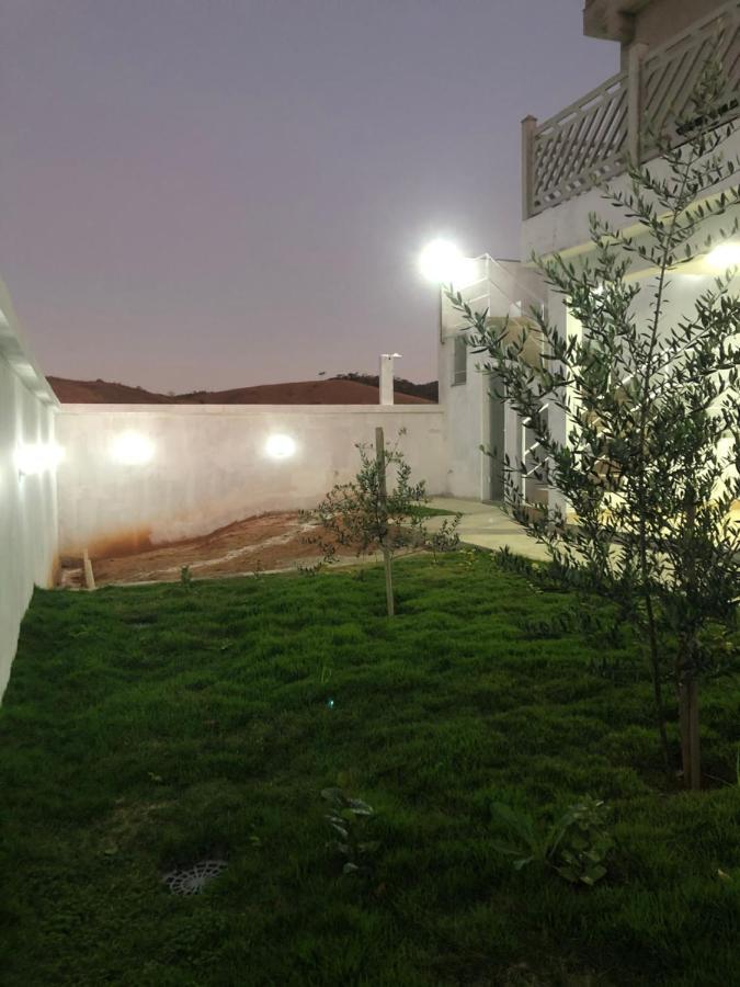 Casa Raio De Sol Em กงแซร์วาตอเรีย ภายนอก รูปภาพ